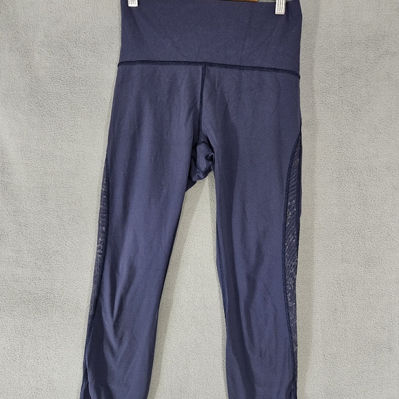 Lululemon Womens Size 6 Athletic Leggings Navy Blue Cropped Lace Trims - Picture 1 of 9